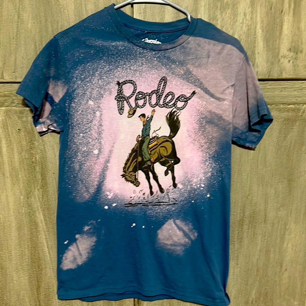Western tee
